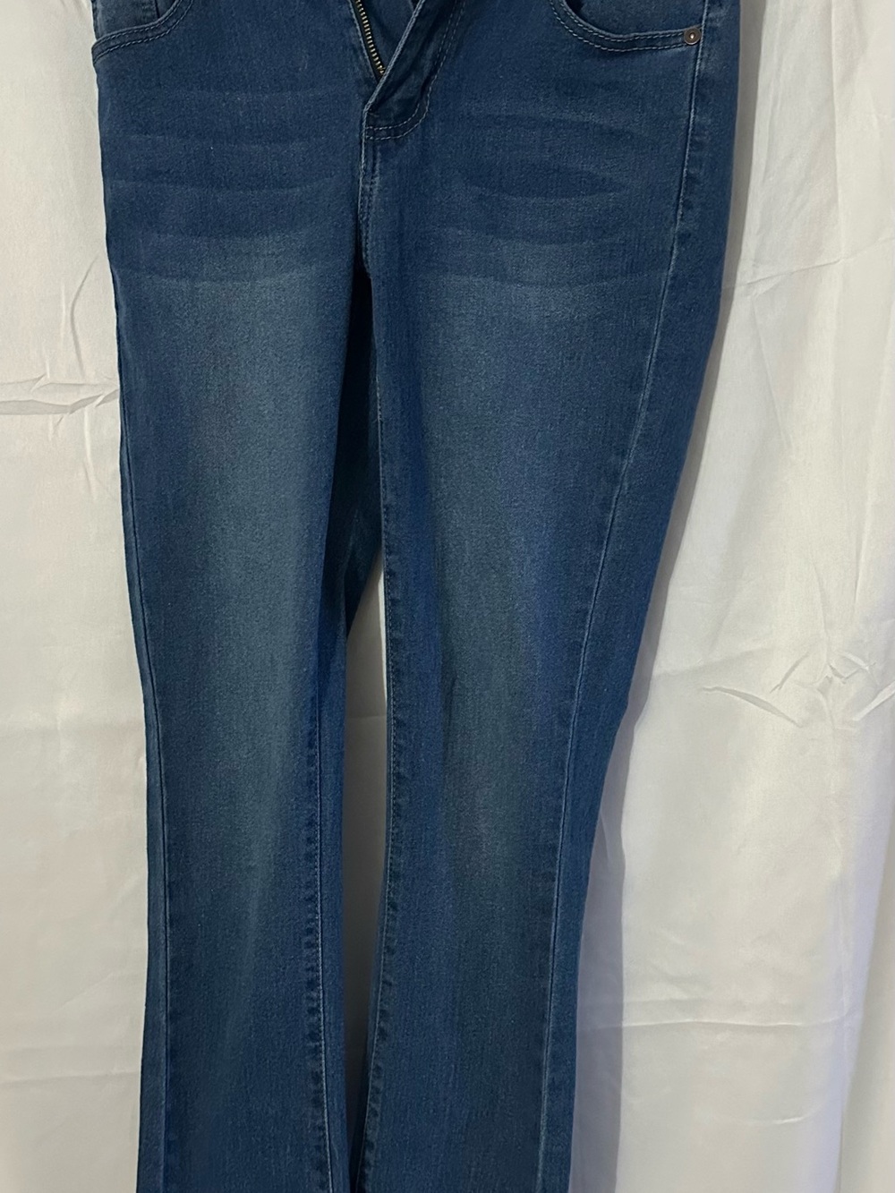 Women’s Bootcut Stretch Jeans in Deep Indigo